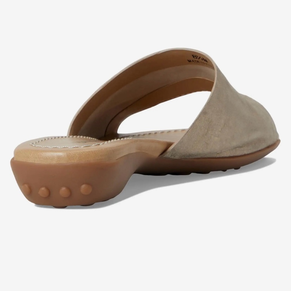 Vaneli Women's Gold Slide Sandals NWT - Picture 4 of 11